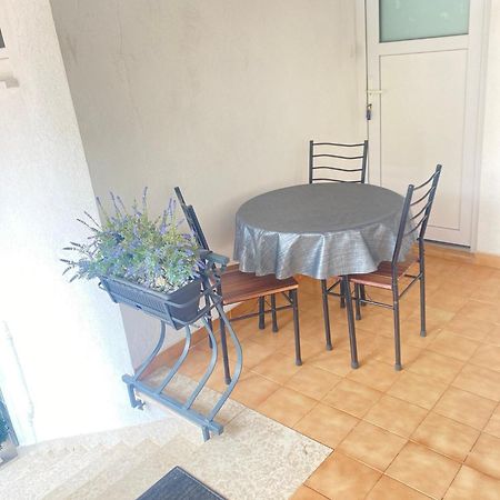 2 Rooms App For 3 Persons With 2 Terraces Near Beach&Town Poreč Eksteriør bilde