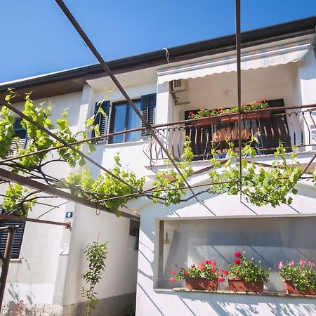 2 Rooms App For 3 Persons With 2 Terraces Near Beach&Town Poreč Eksteriør bilde