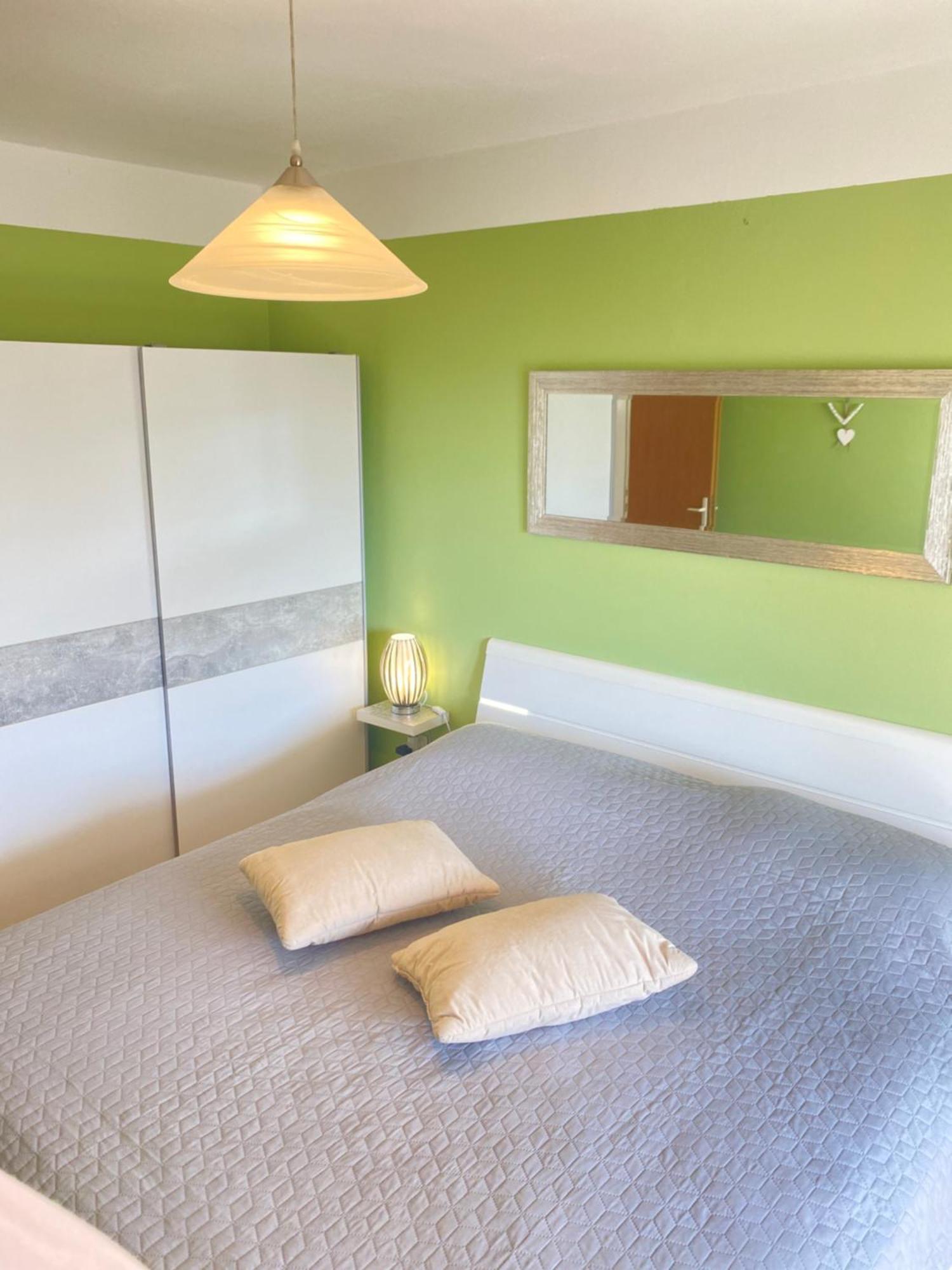2 Rooms App For 3 Persons With 2 Terraces Near Beach&Town Poreč Eksteriør bilde