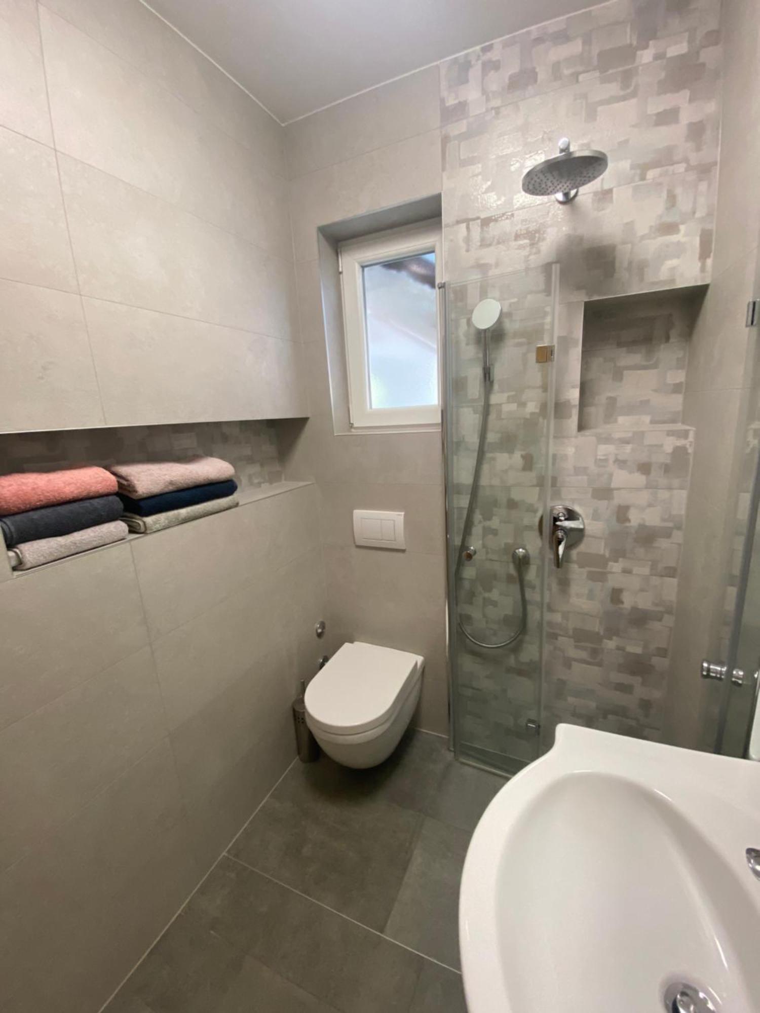 2 Rooms App For 3 Persons With 2 Terraces Near Beach&Town Poreč Eksteriør bilde