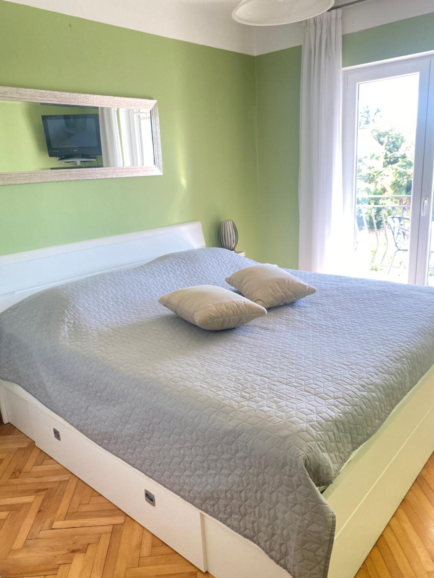 2 Rooms App For 3 Persons With 2 Terraces Near Beach&Town Poreč Eksteriør bilde