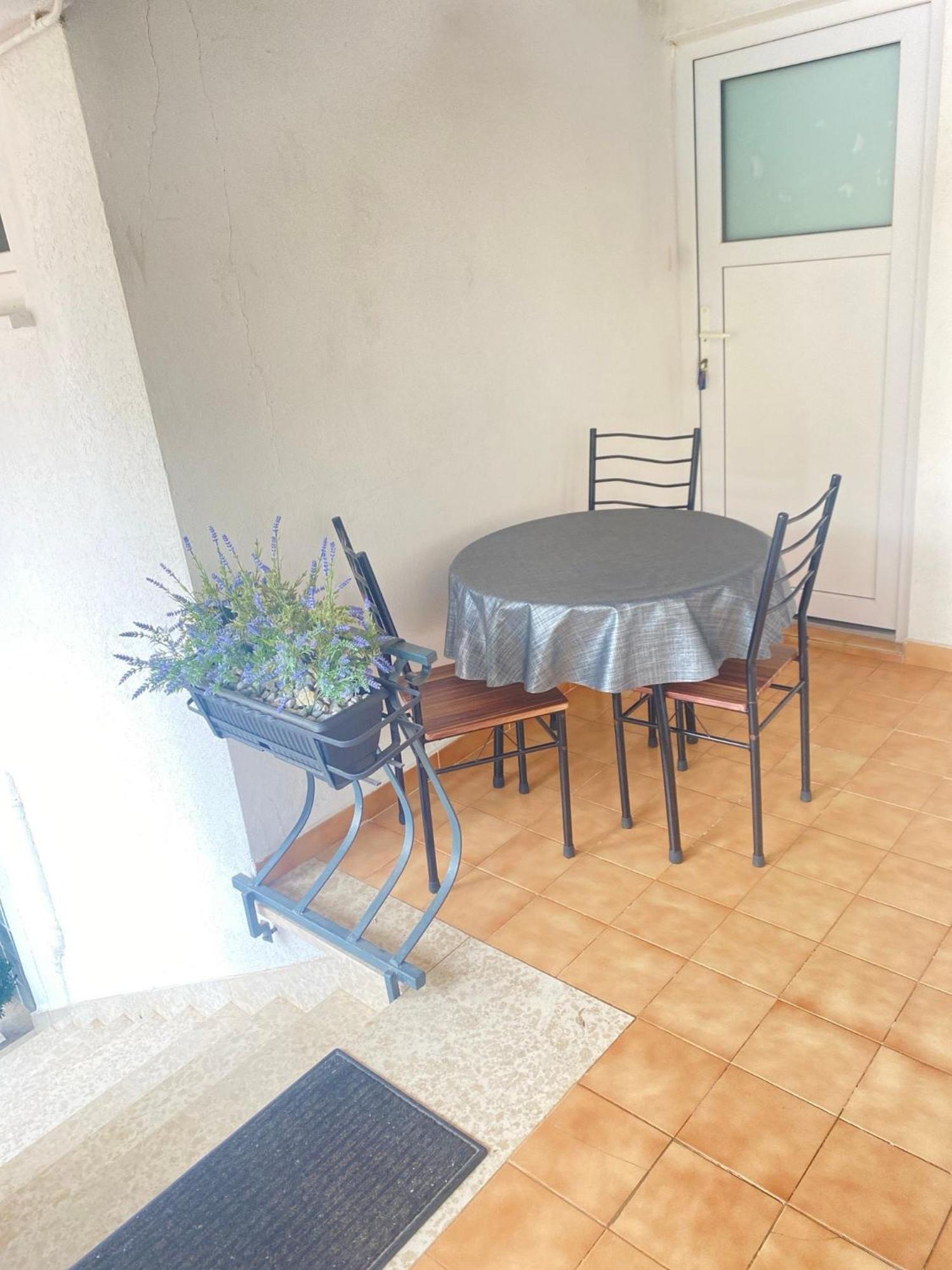 2 Rooms App For 3 Persons With 2 Terraces Near Beach&Town Poreč Eksteriør bilde