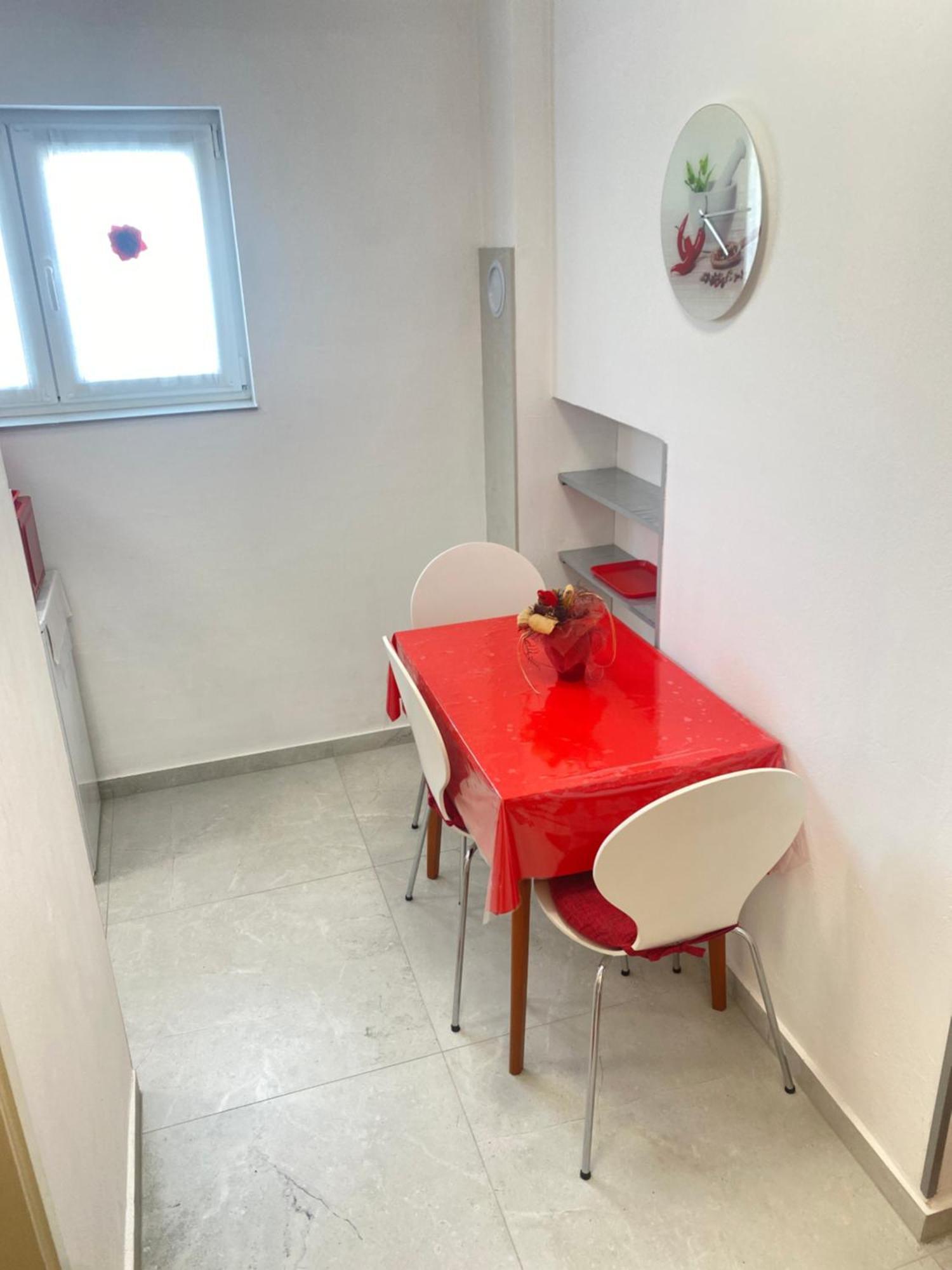 2 Rooms App For 3 Persons With 2 Terraces Near Beach&Town Poreč Eksteriør bilde